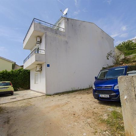 Apartments Zdenka Donji Okrug  エクステリア 写真