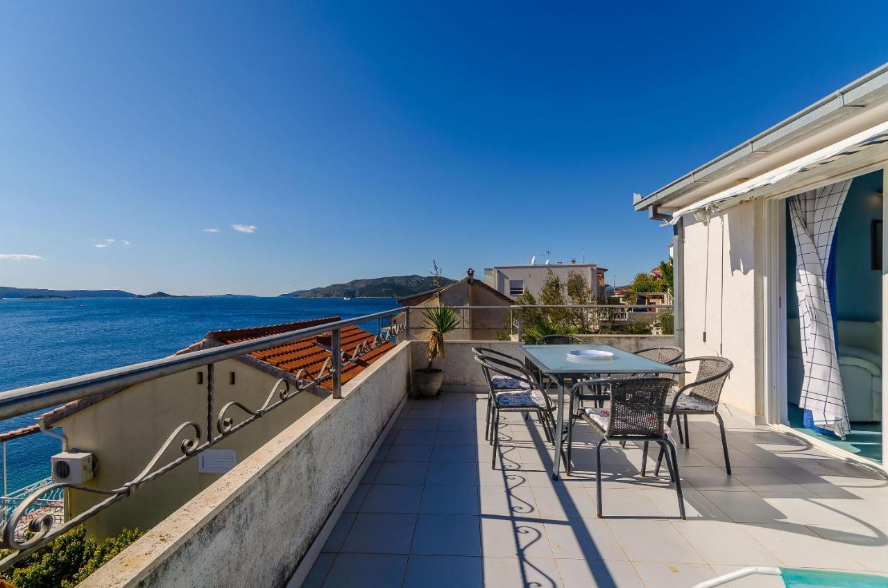 Apartments Zdenka Donji Okrug  エクステリア 写真