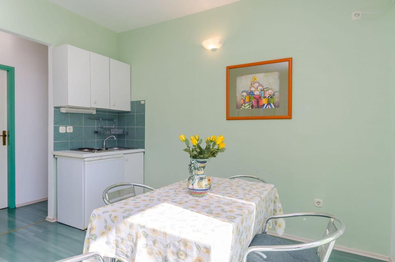 Apartments Zdenka Donji Okrug  エクステリア 写真