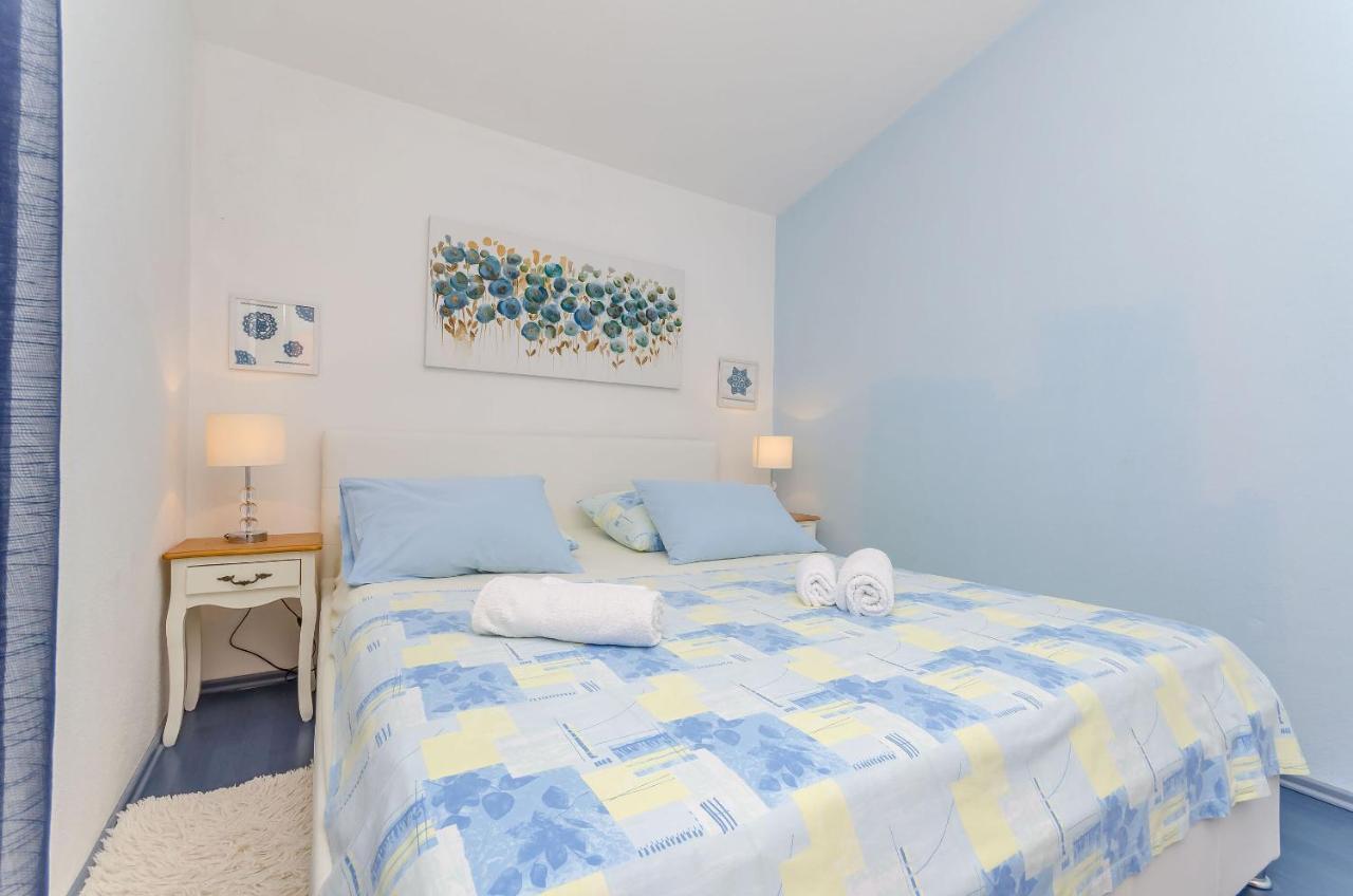 Apartments Zdenka Donji Okrug  エクステリア 写真