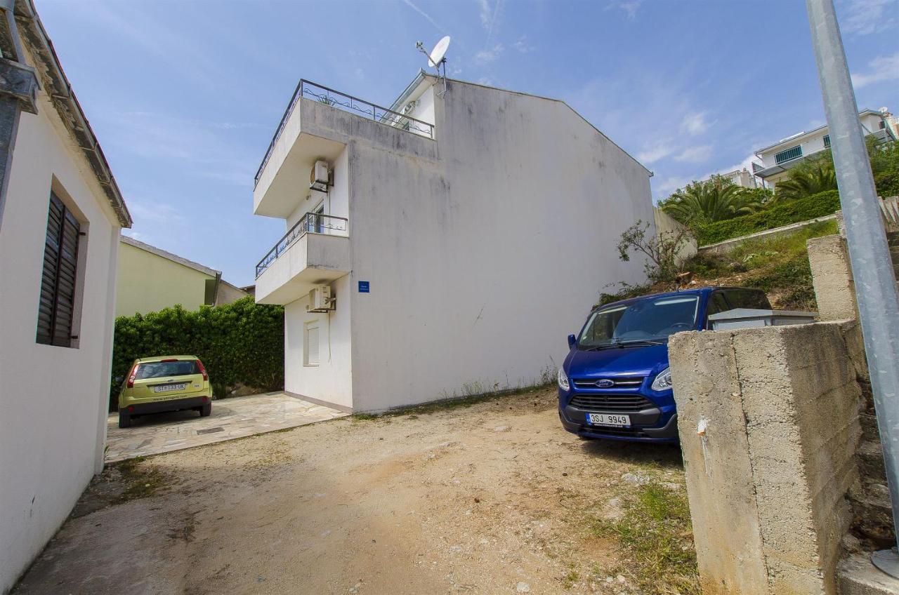 Apartments Zdenka Donji Okrug  エクステリア 写真